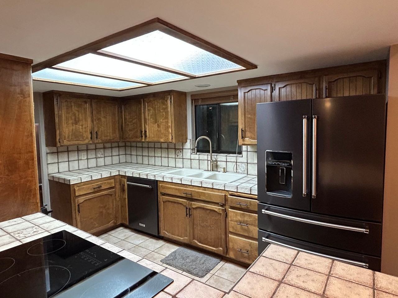 6367 Woodman Dr - Photo 4 of 35