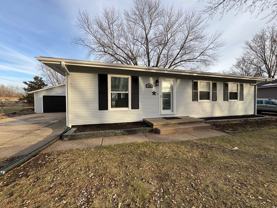 908 16th St - Photo 1 of 1