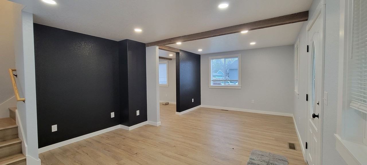 414 N Madison St #A - Photo 4 of 17