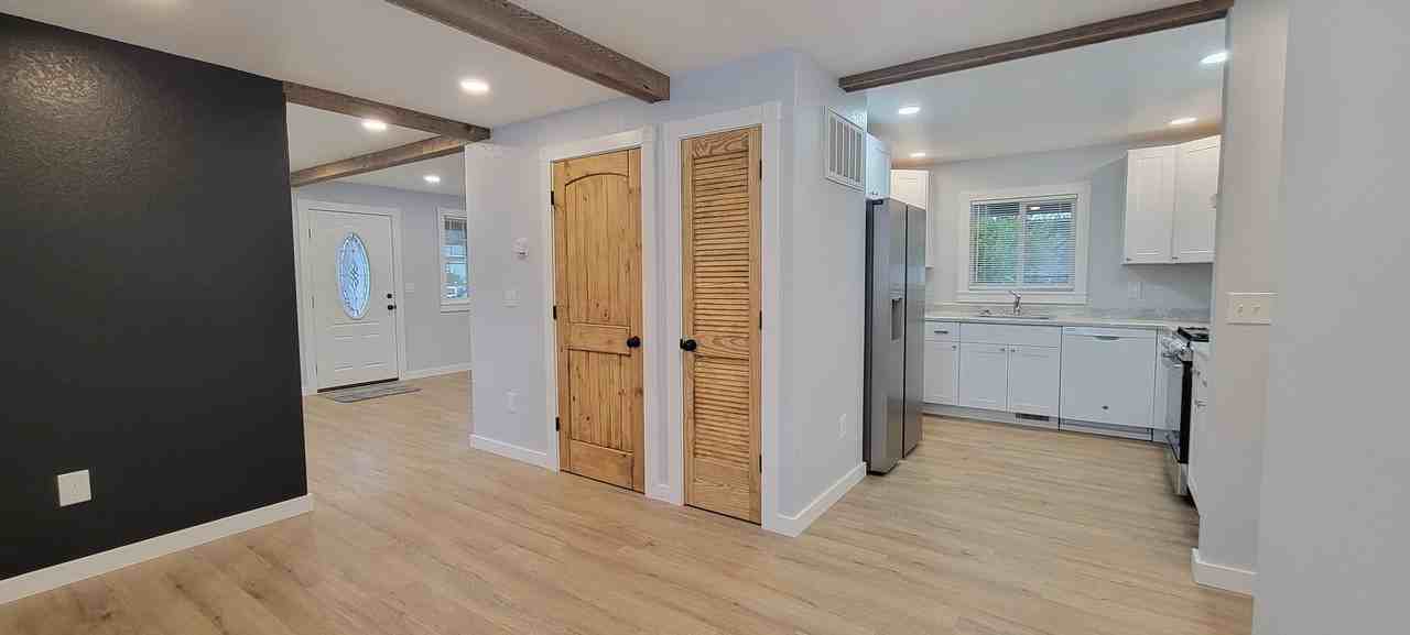 414 N Madison St #A - Photo 7 of 17