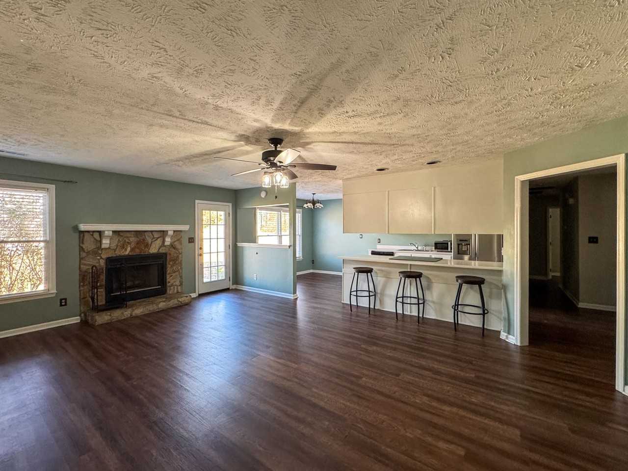 309 Sparrow Dr - Photo 3 of 25