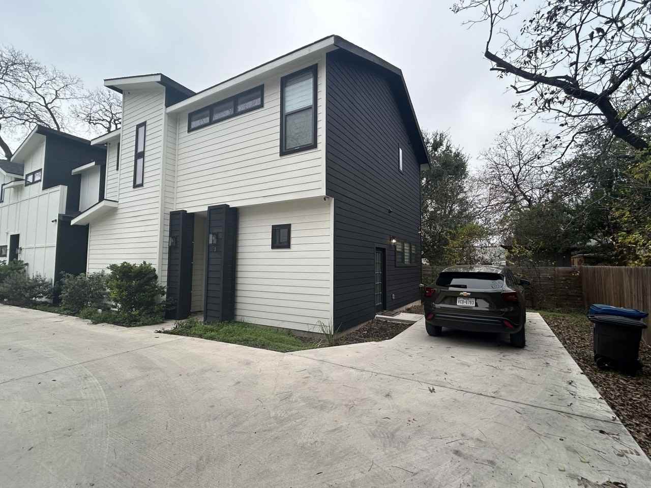 123 Fairview Ave - Photo 2 of 28