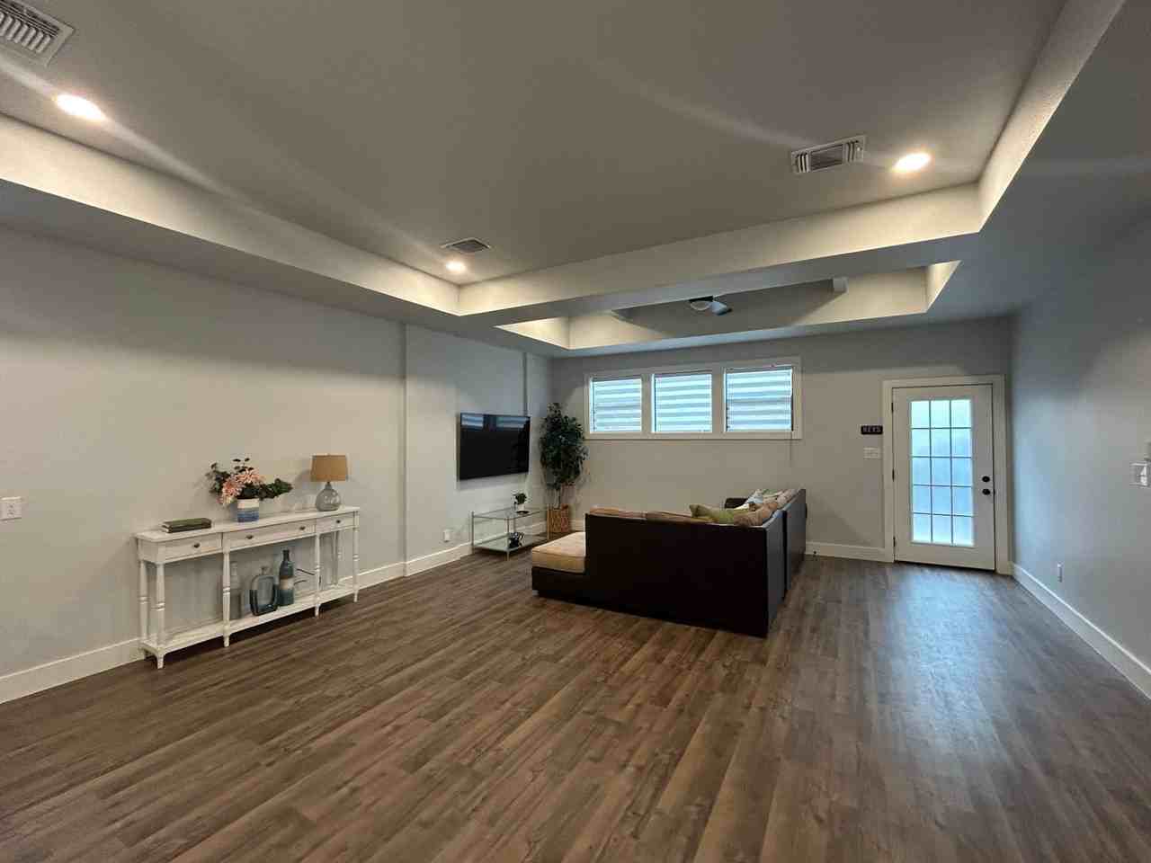 123 Fairview Ave - Photo 3 of 28