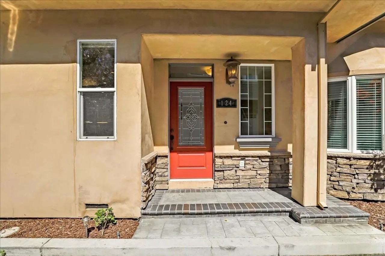 124 Shelley Ave - Photo 3 of 17