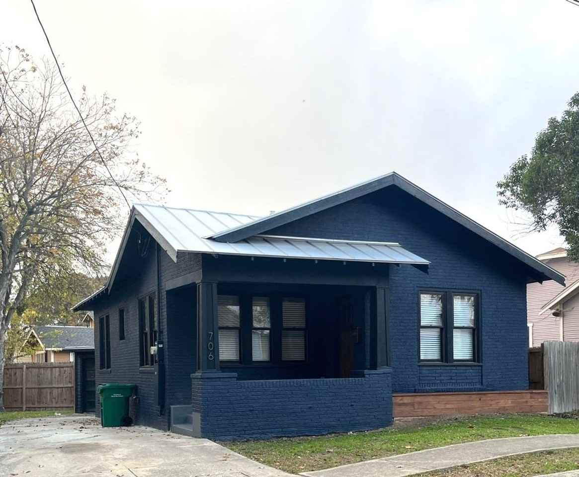 706 Evergreen Ct - Photo 2 of 18