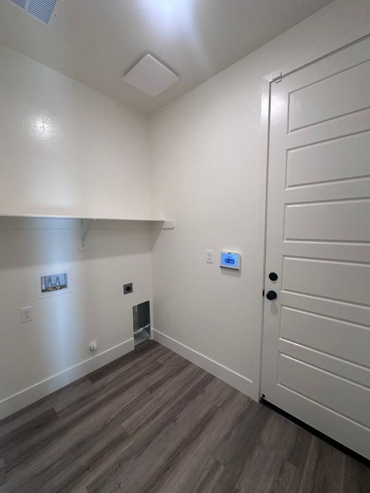 2405 N Fontana St - Photo 5 of 11