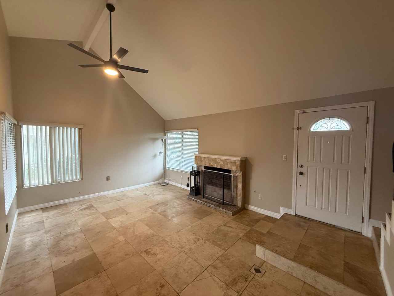 10763 Escobar Dr - Photo 6 of 31