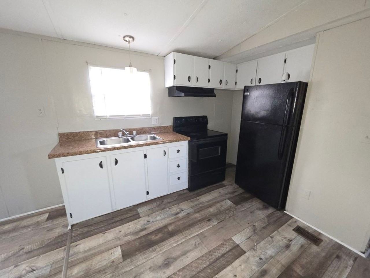 614 Oakland Church Rd - Photo 4 of 9