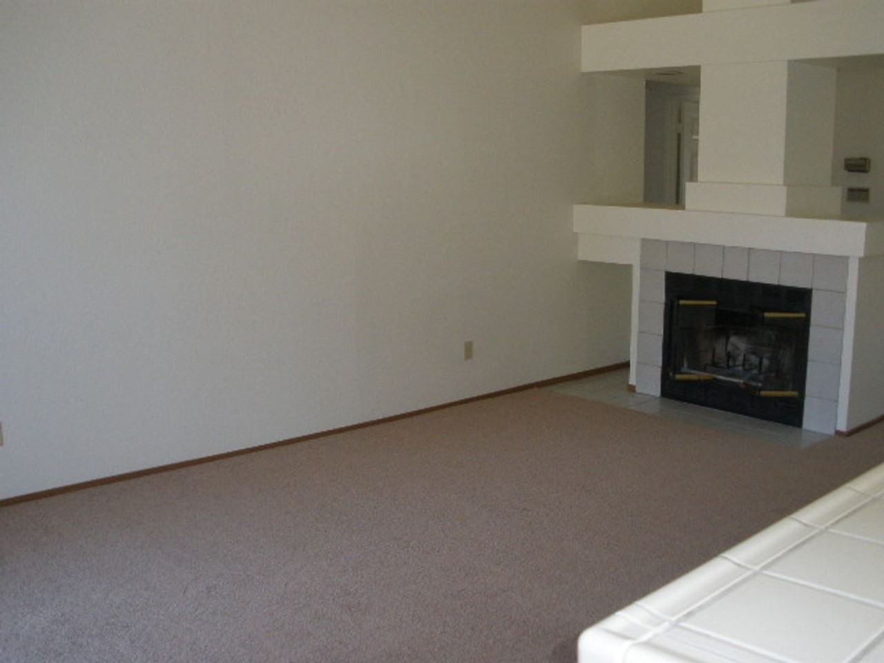 700 Rambleton Dr - Photo 4 of 12