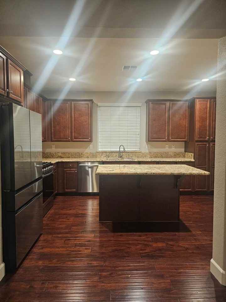 508 Dijon Pl - Photo 2 of 9