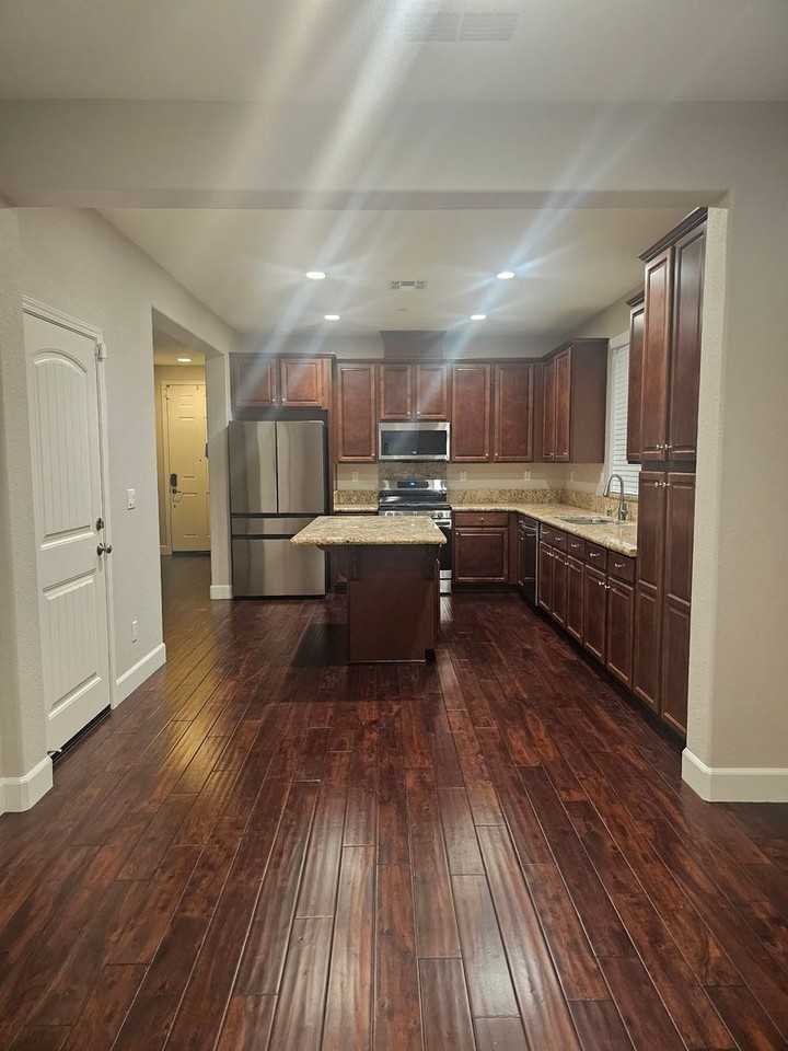 508 Dijon Pl - Photo 3 of 9