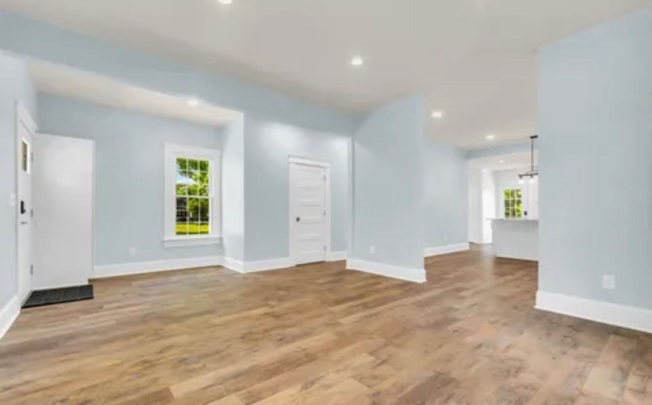 106 Grace St - Photo 5 of 38