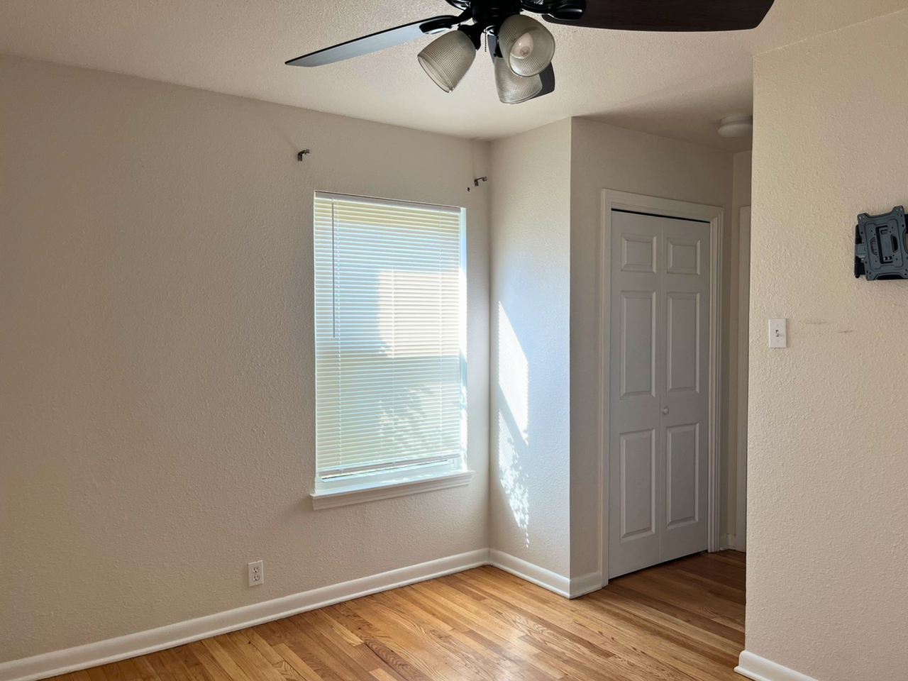 2022 Odessa Dr - Photo 7 of 12