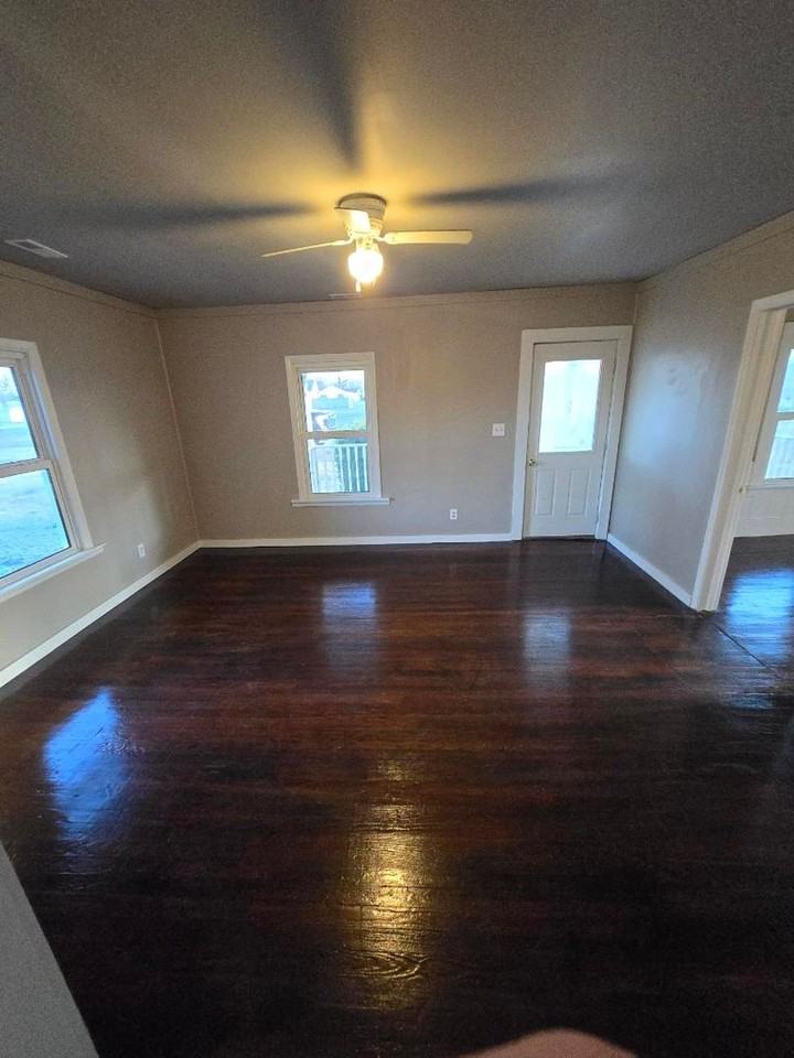 205 W Harrison St - Photo 2 of 14