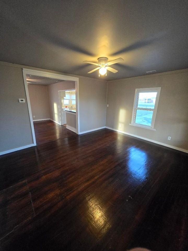 205 W Harrison St - Photo 3 of 14