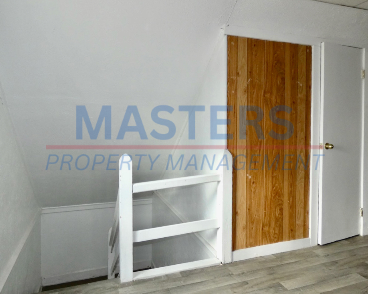 322 Euclid Ave - Photo 2 of 16