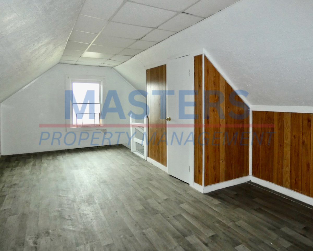 322 Euclid Ave - Photo 3 of 16