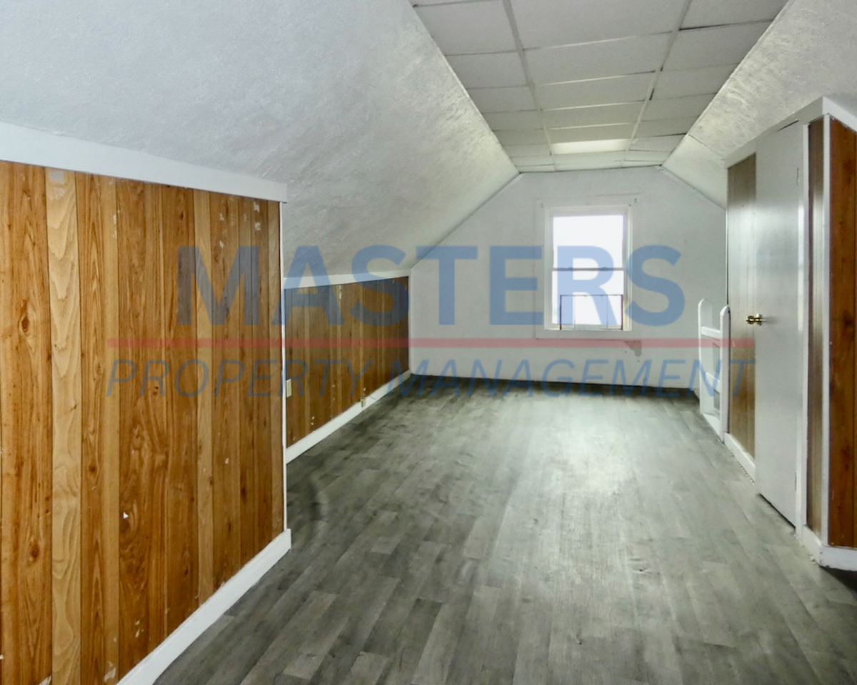 322 Euclid Ave - Photo 4 of 16