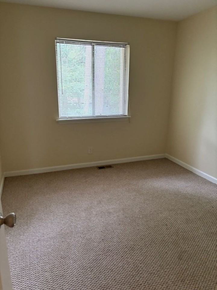 2420 Stadium Dr - Photo 4 of 15