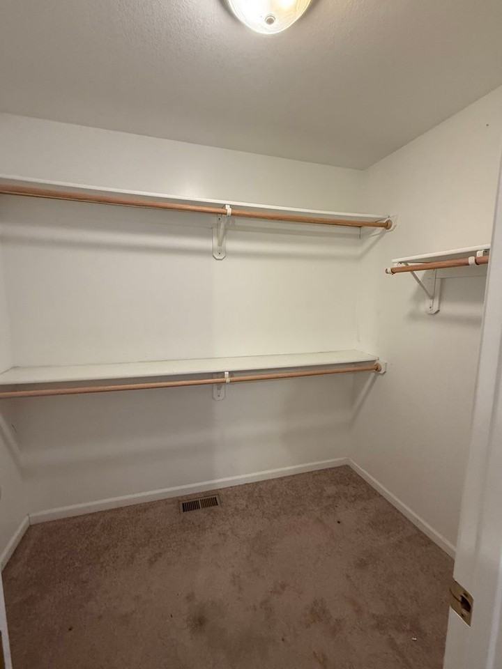 1142 Southwind Ct - Photo 7 of 16