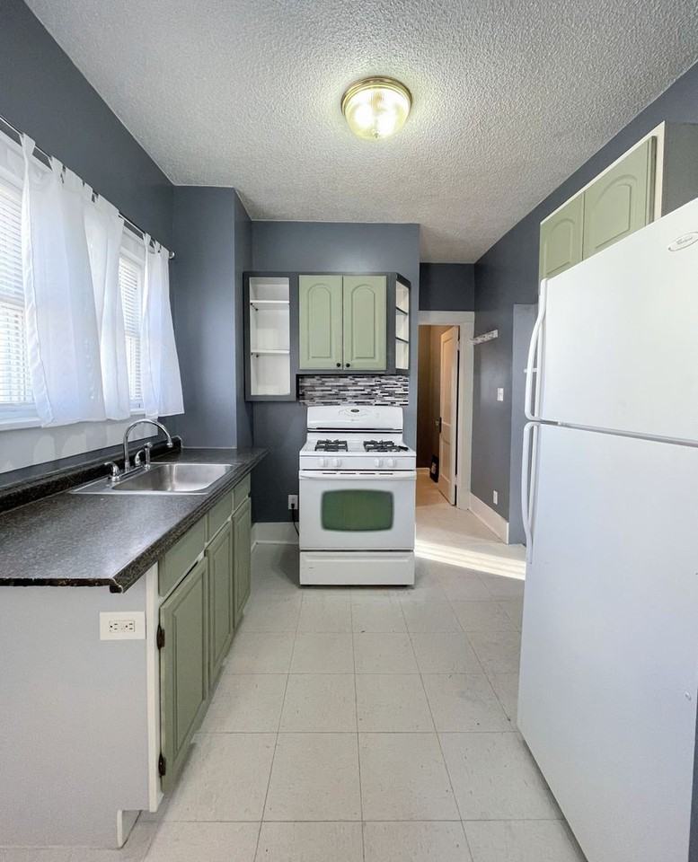 114 N Maple St - Photo 6 of 15