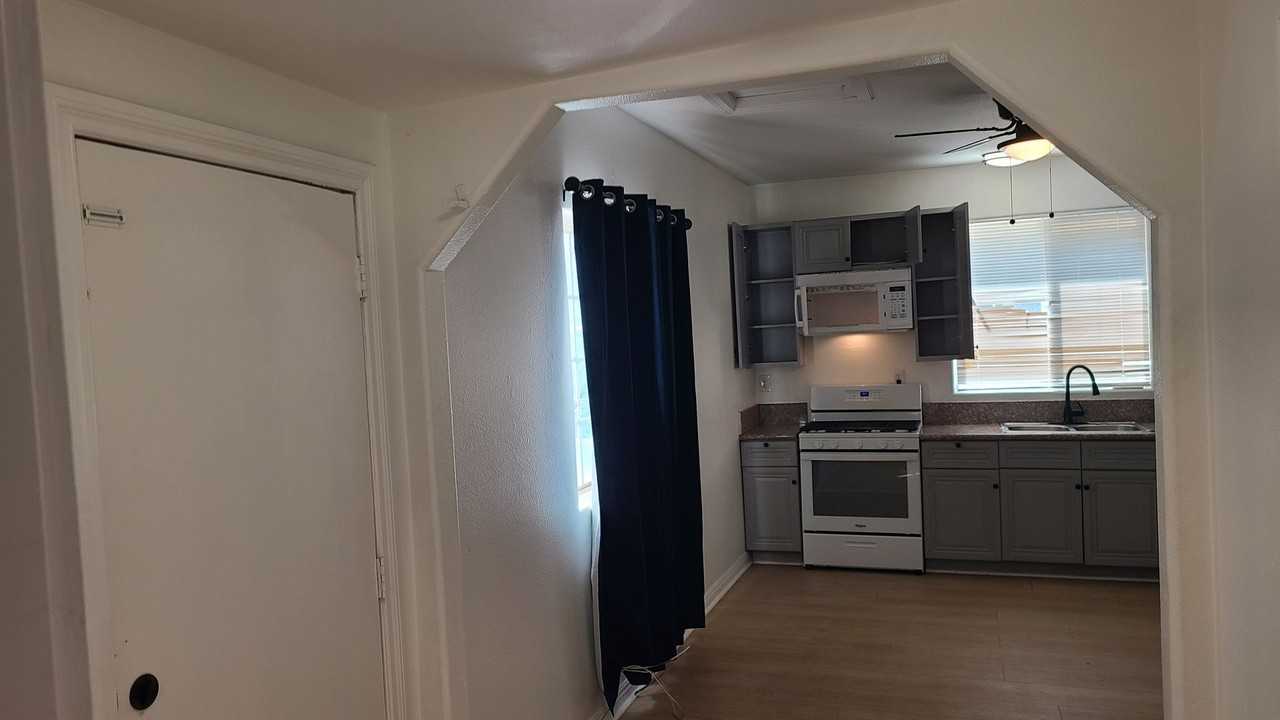 410 N Buena Vista St - Photo 4 of 9