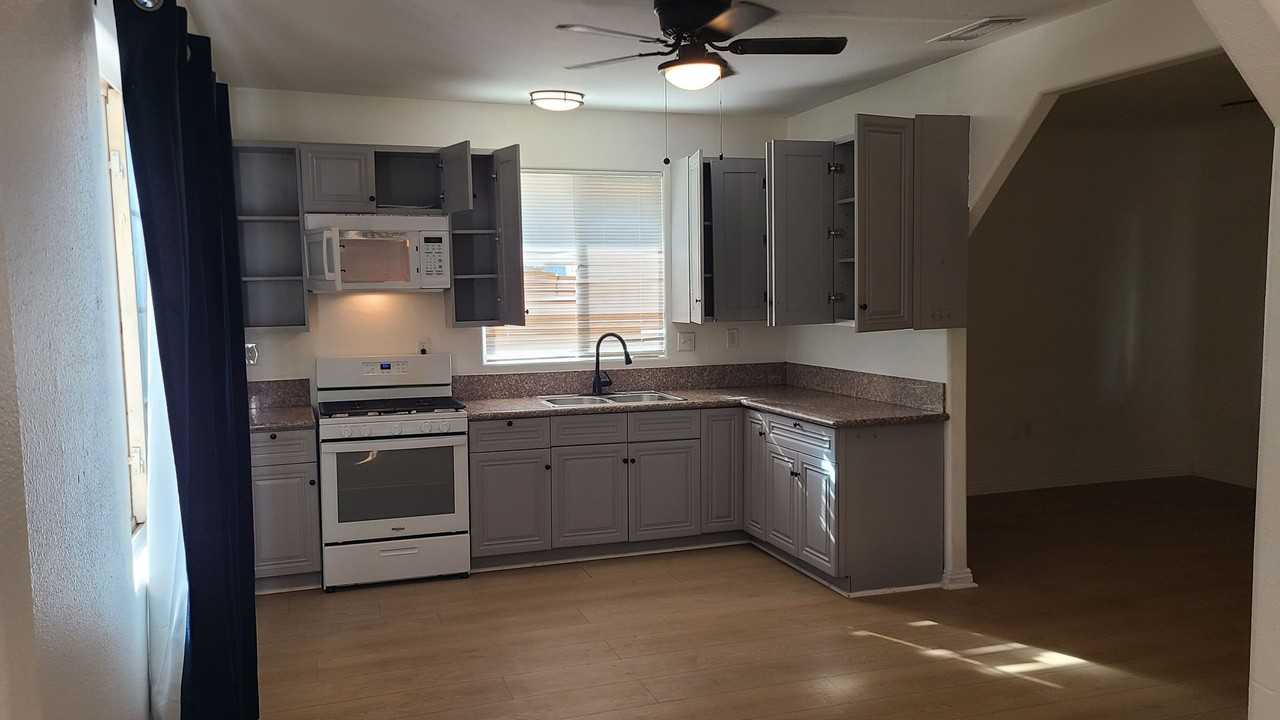 410 N Buena Vista St - Photo 5 of 9