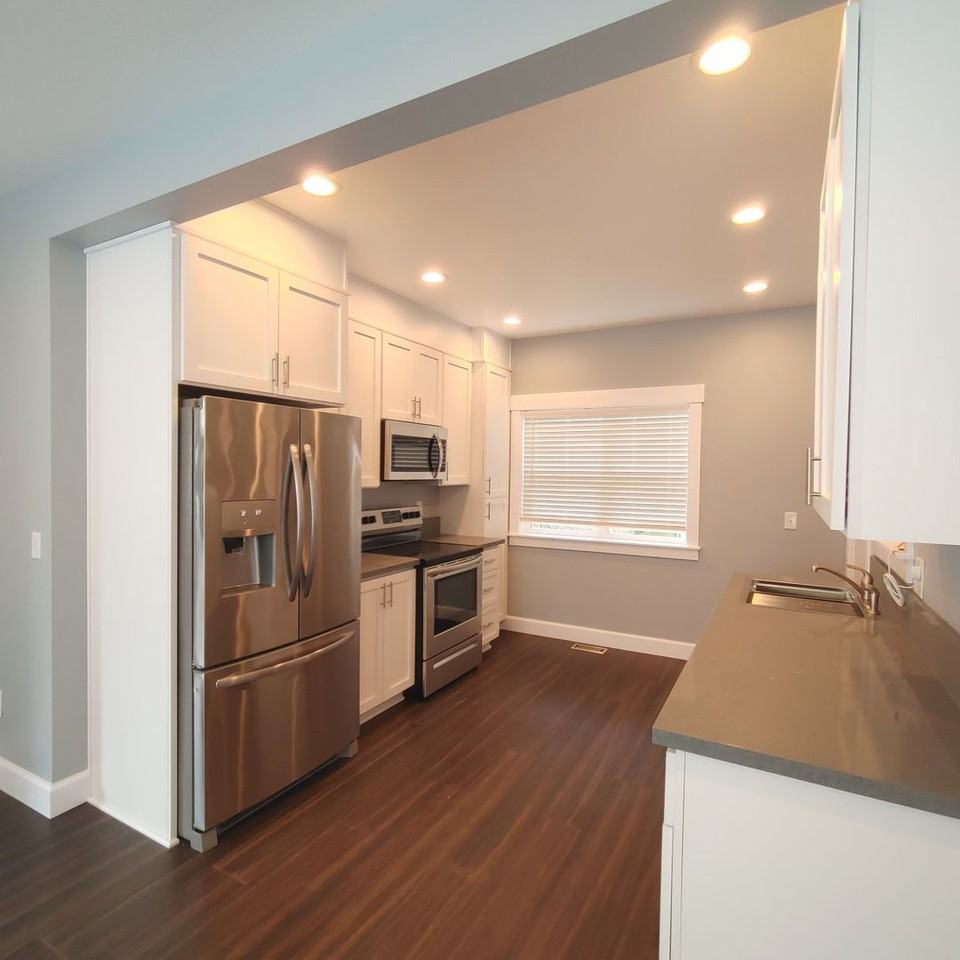 4533 Se Francis St - Photo 5 of 36