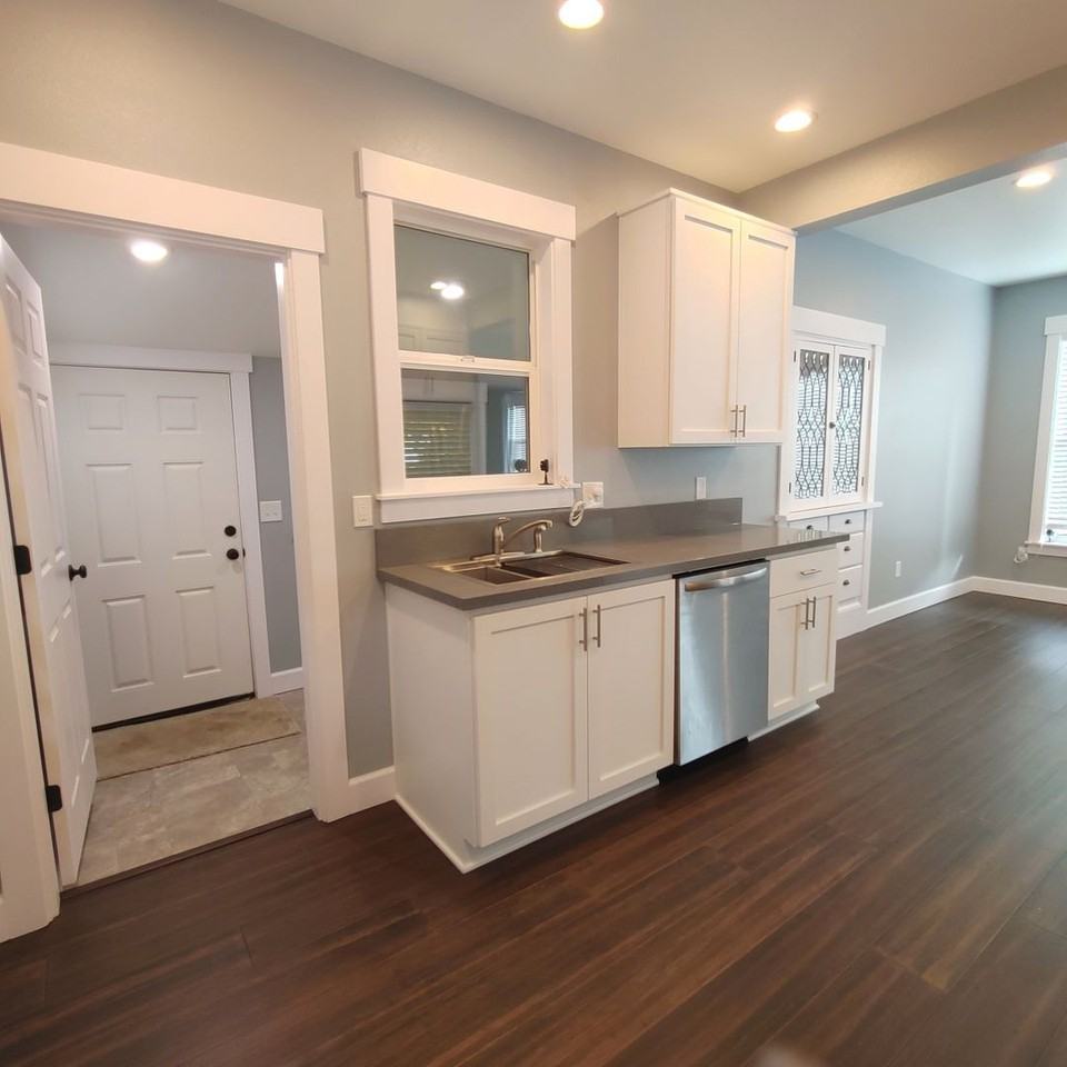 4533 Se Francis St - Photo 6 of 36