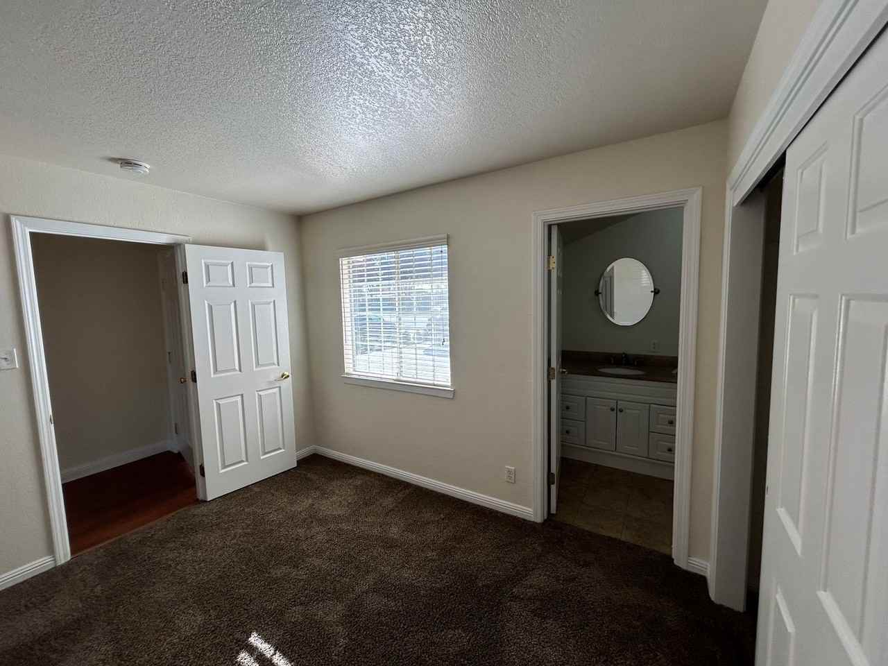 410 W Harter Ave - Photo 3 of 19