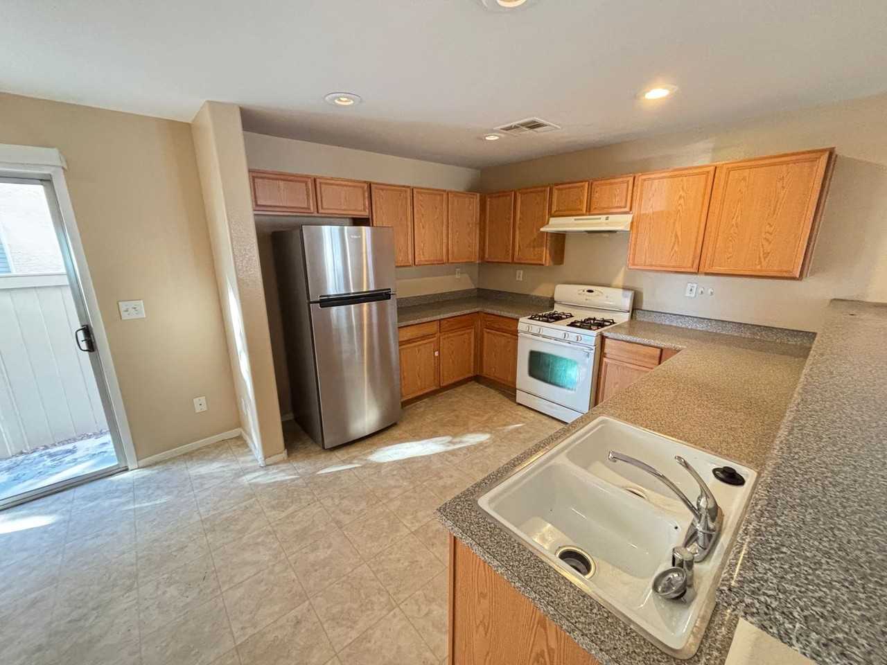 2133 Casa Ladera St - Photo 3 of 17