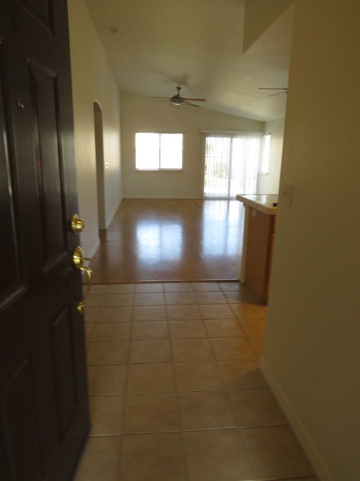 1861 Evelyn Ct - Photo 5 of 36