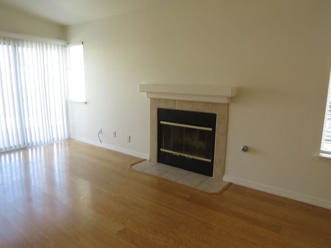 1861 Evelyn Ct - Photo 7 of 36