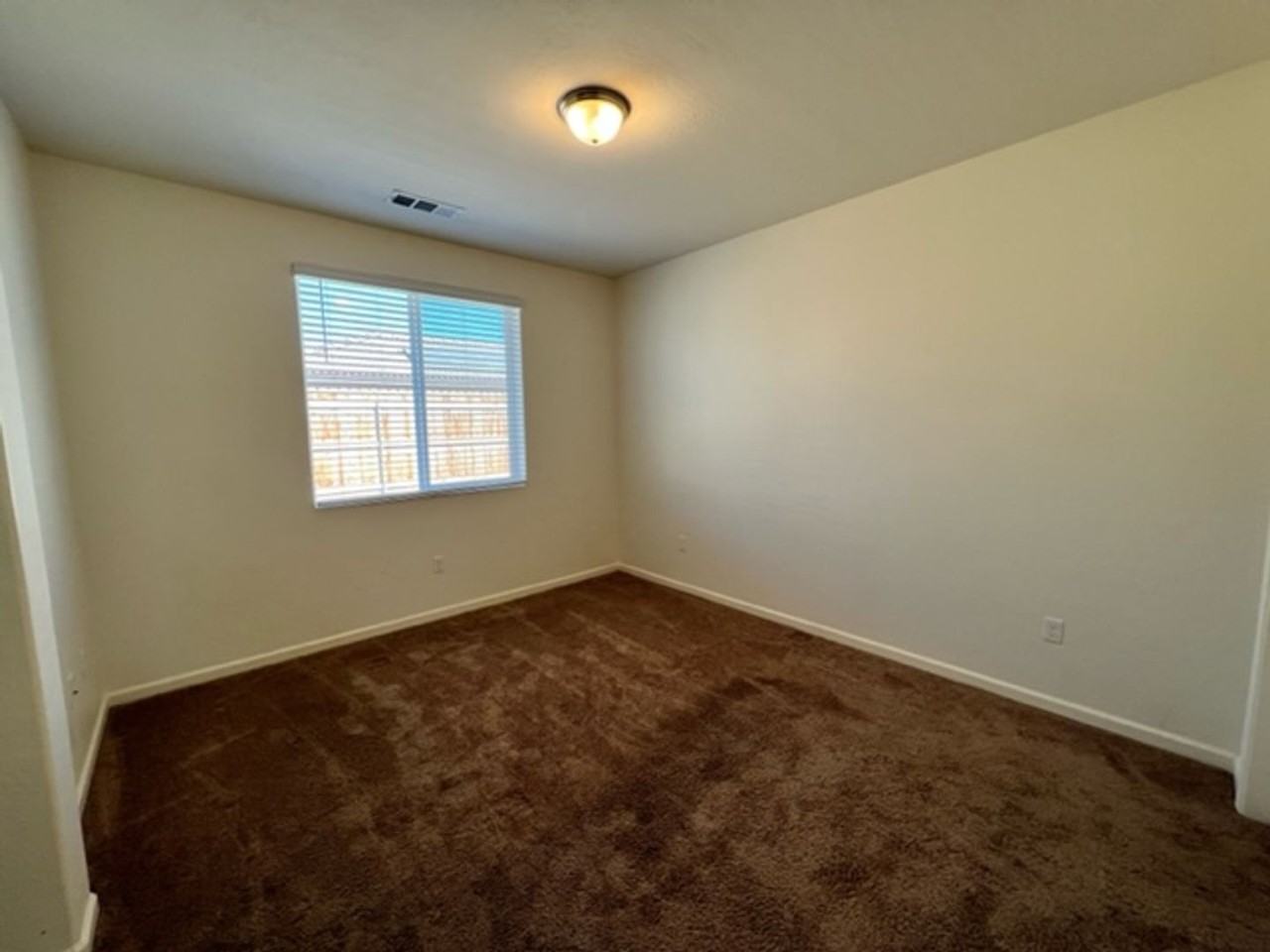 3306 Manchester St - Photo 7 of 10