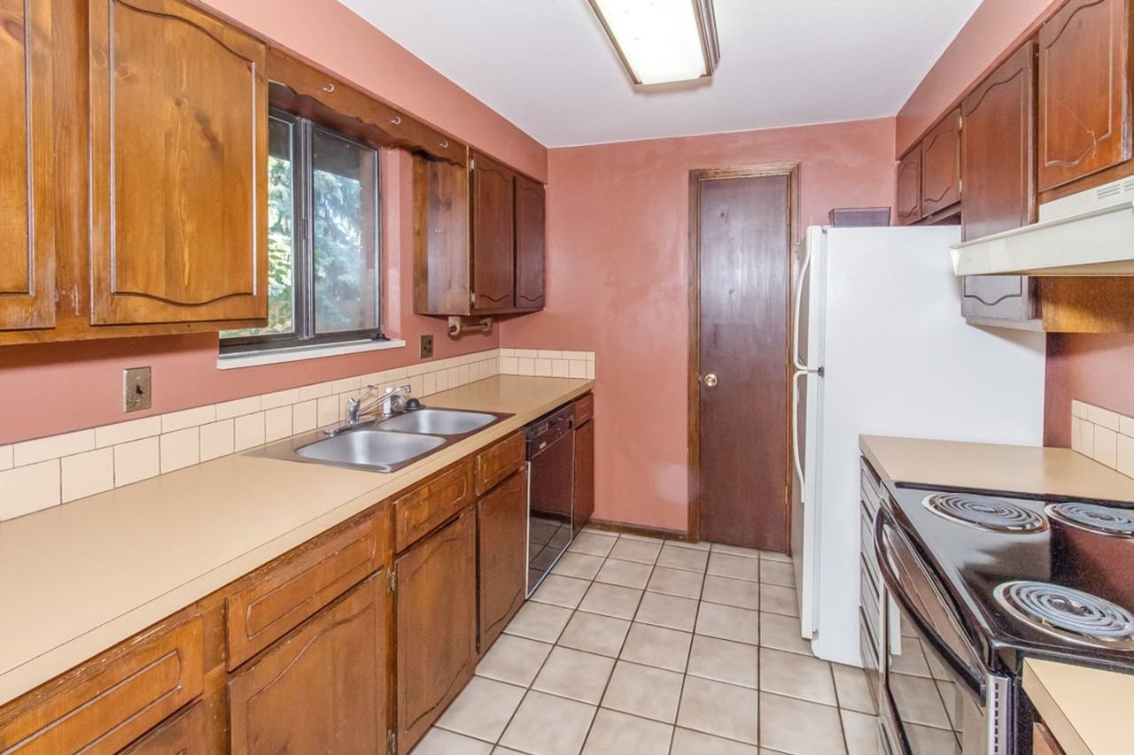 1692 S Juliana Ave - Photo 2 of 20