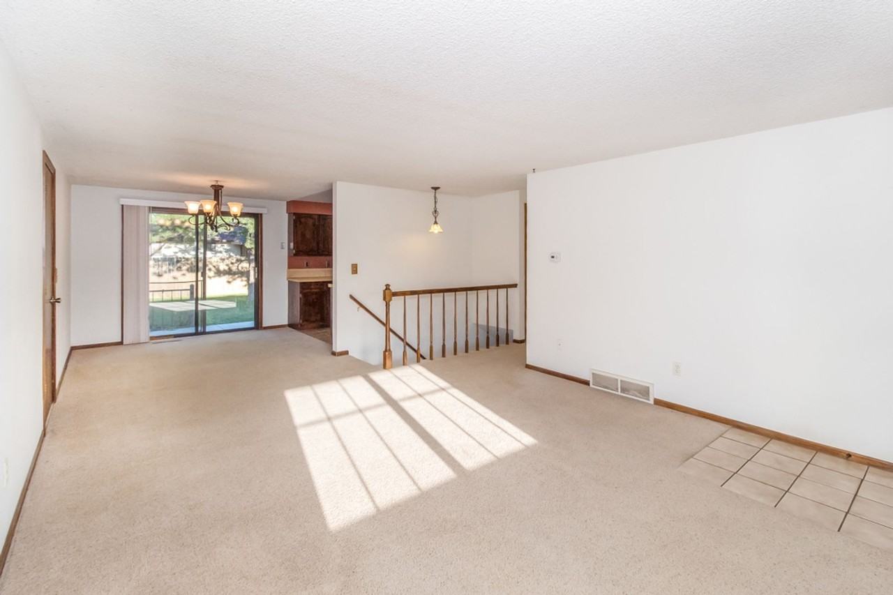 1692 S Juliana Ave - Photo 3 of 20