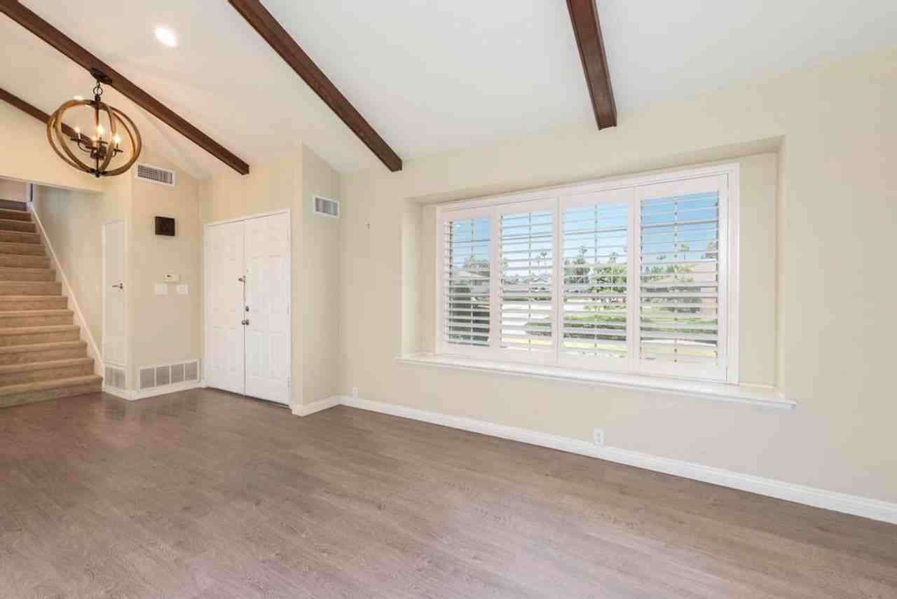 1548 Shenandoah St - Photo 5 of 32