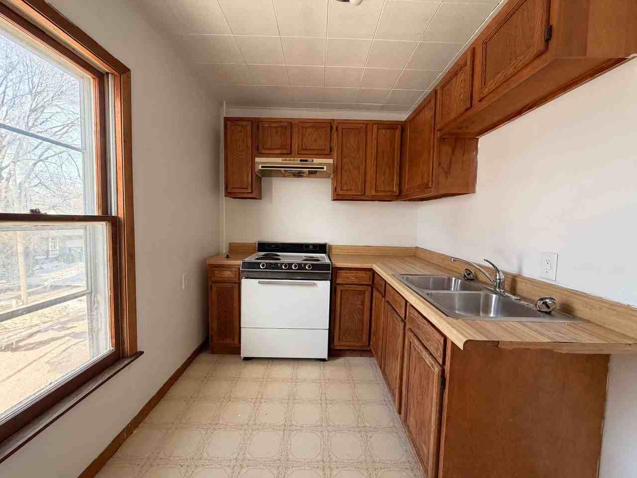 2102 2nd Ave N - Photo 5 of 7