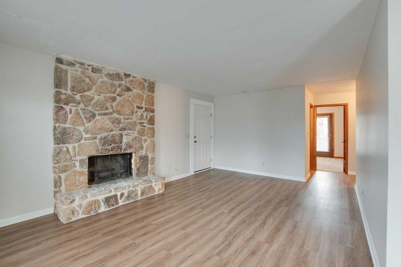 9020 Mahogany Row Se - Photo 7 of 25