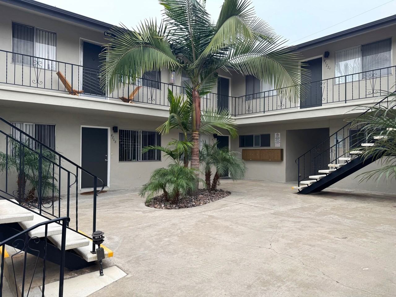 4712 Jewell St - Photo 2 of 7