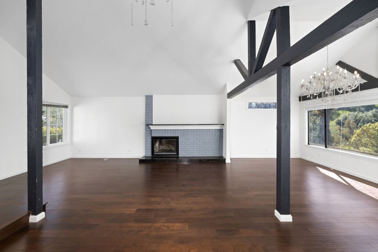 1815 1815 Vía Palomares - Photo 4 of 21