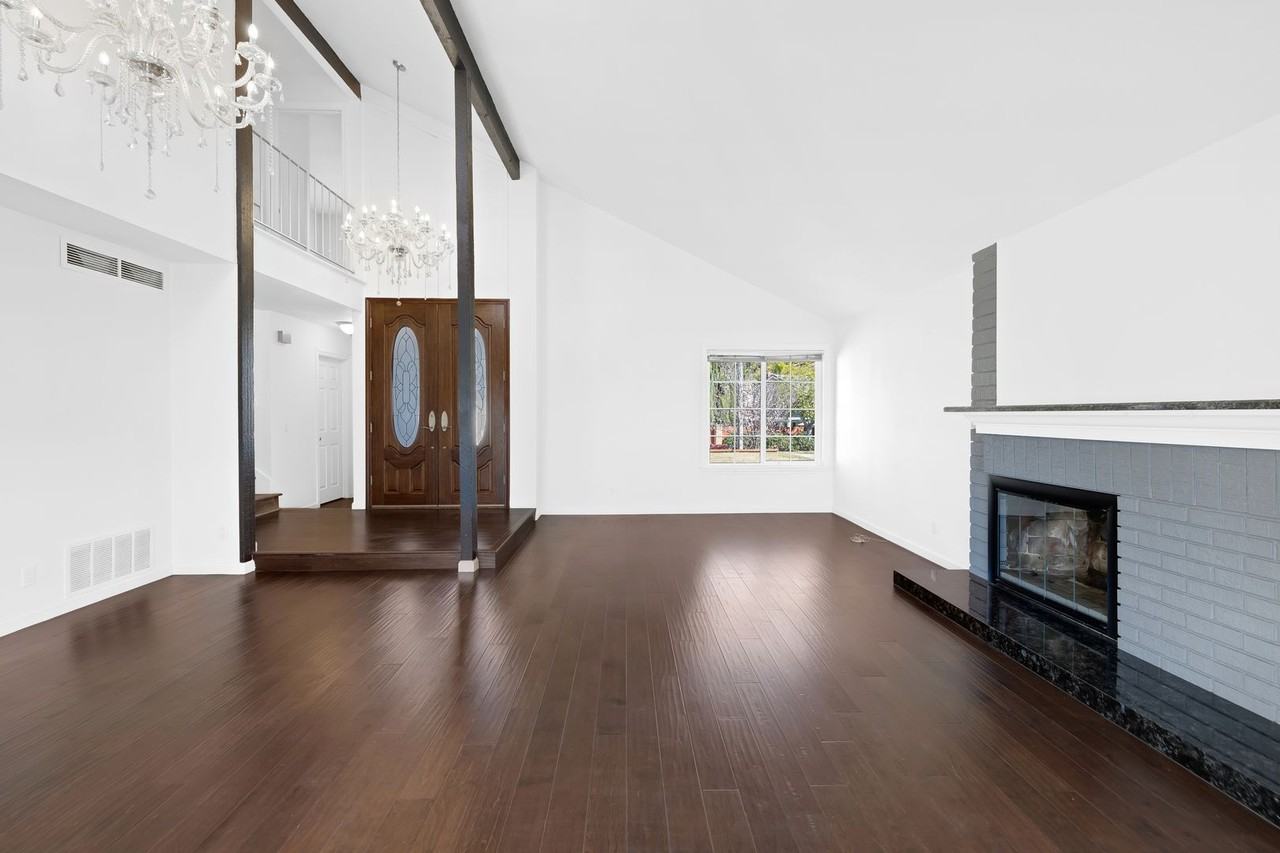 1815 1815 Vía Palomares - Photo 5 of 21