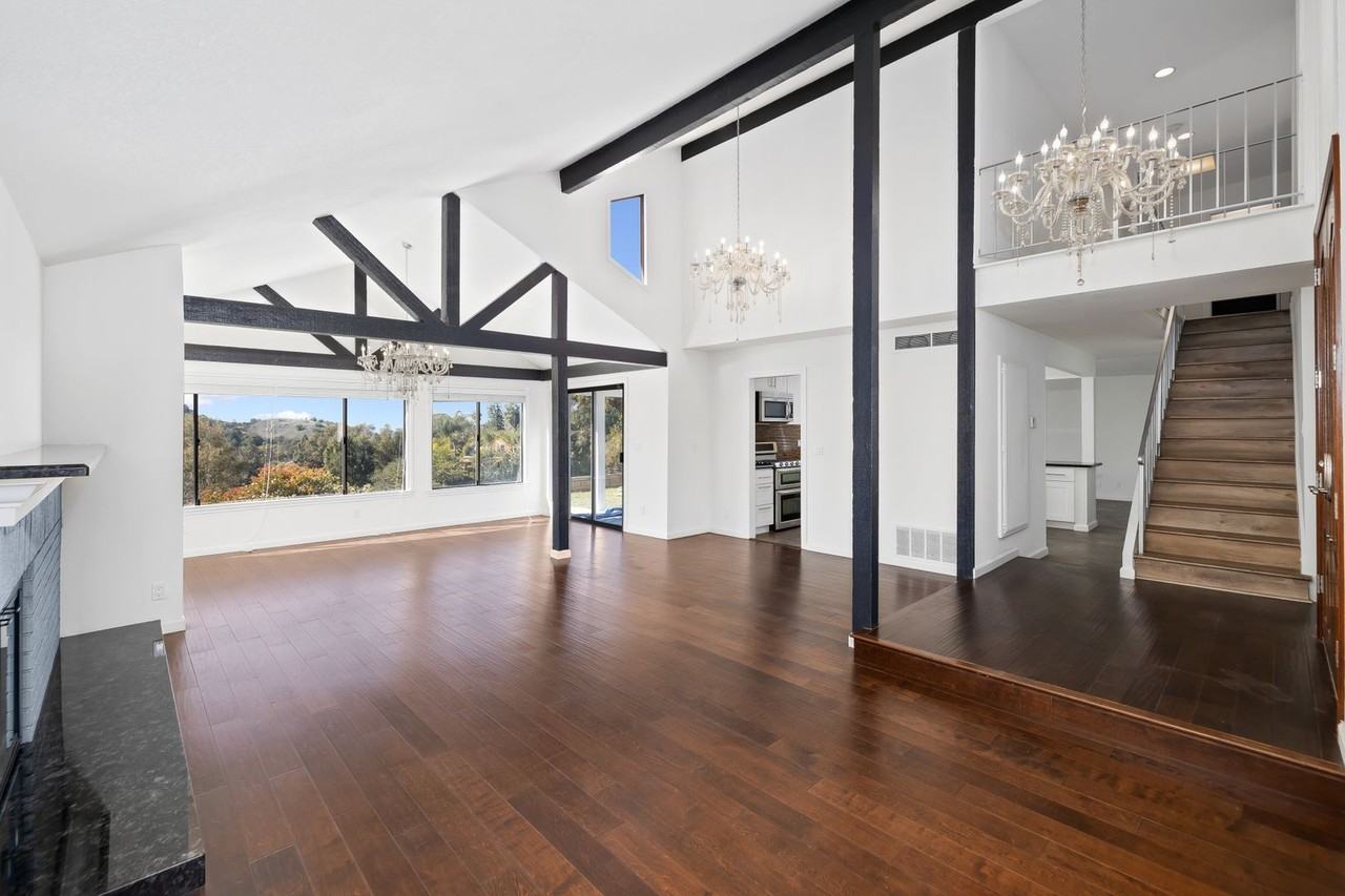 1815 1815 Vía Palomares - Photo 6 of 21