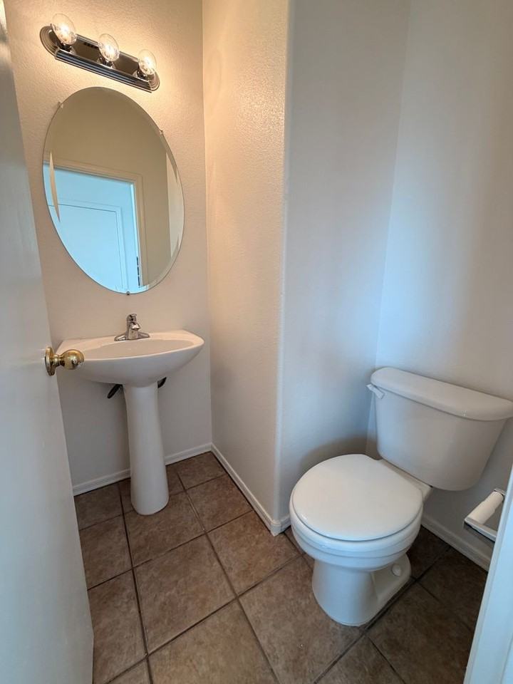 1886 E Don Carlos Ave #101 - Photo 7 of 21