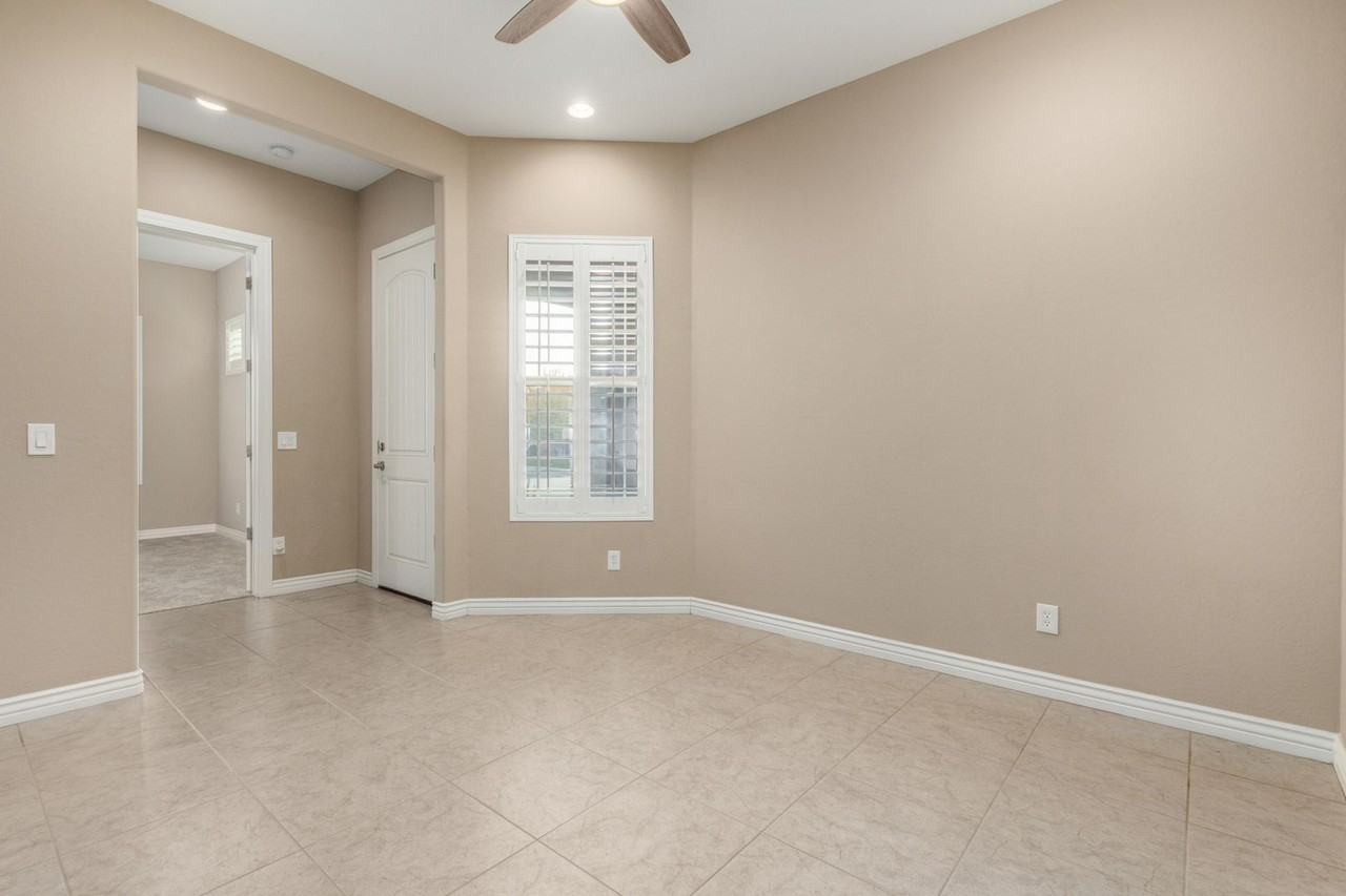 10540 E Stearn Ave - Photo 4 of 43