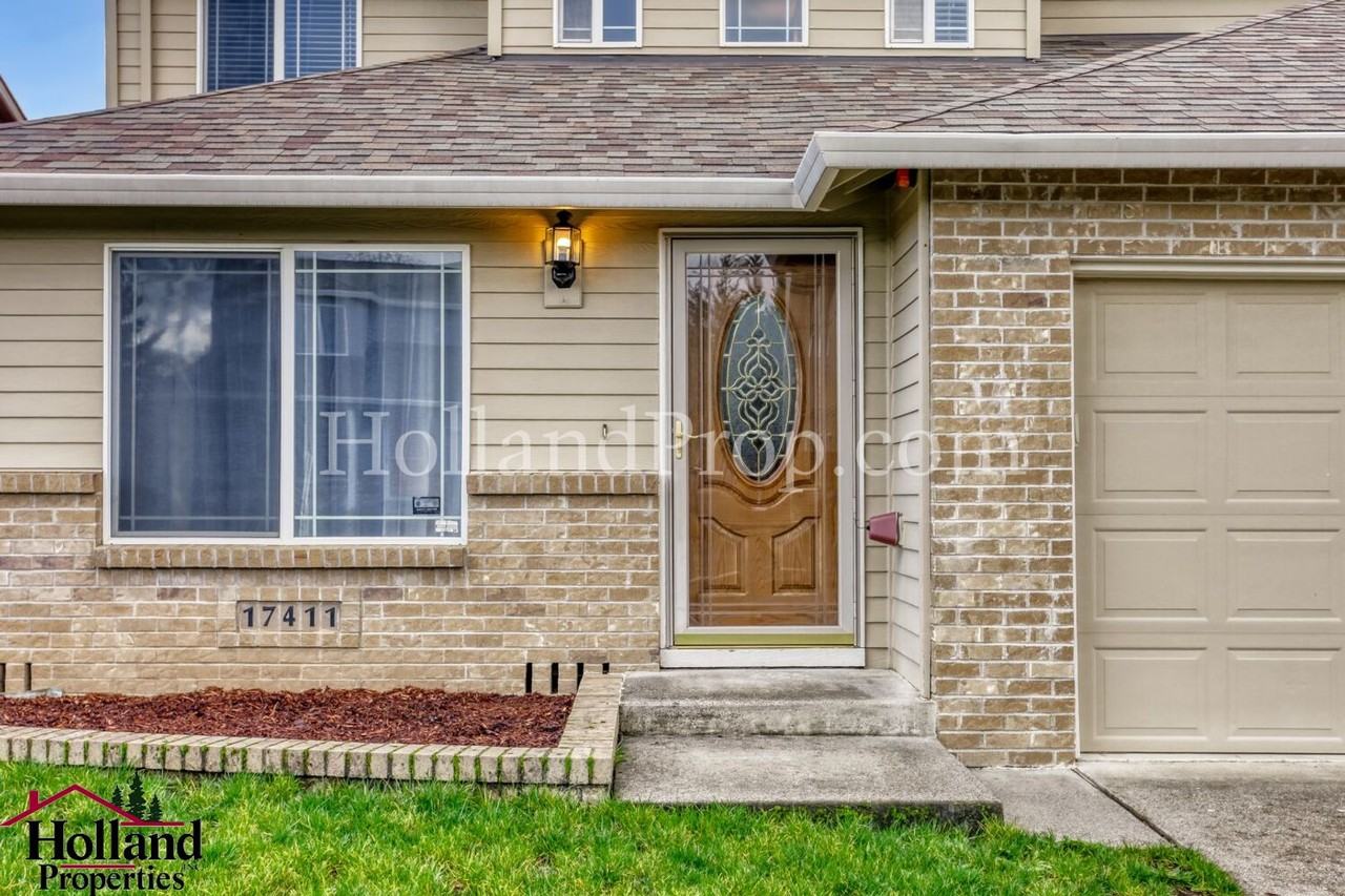 17411 Sw Nazaneen Dr - Photo 3 of 29