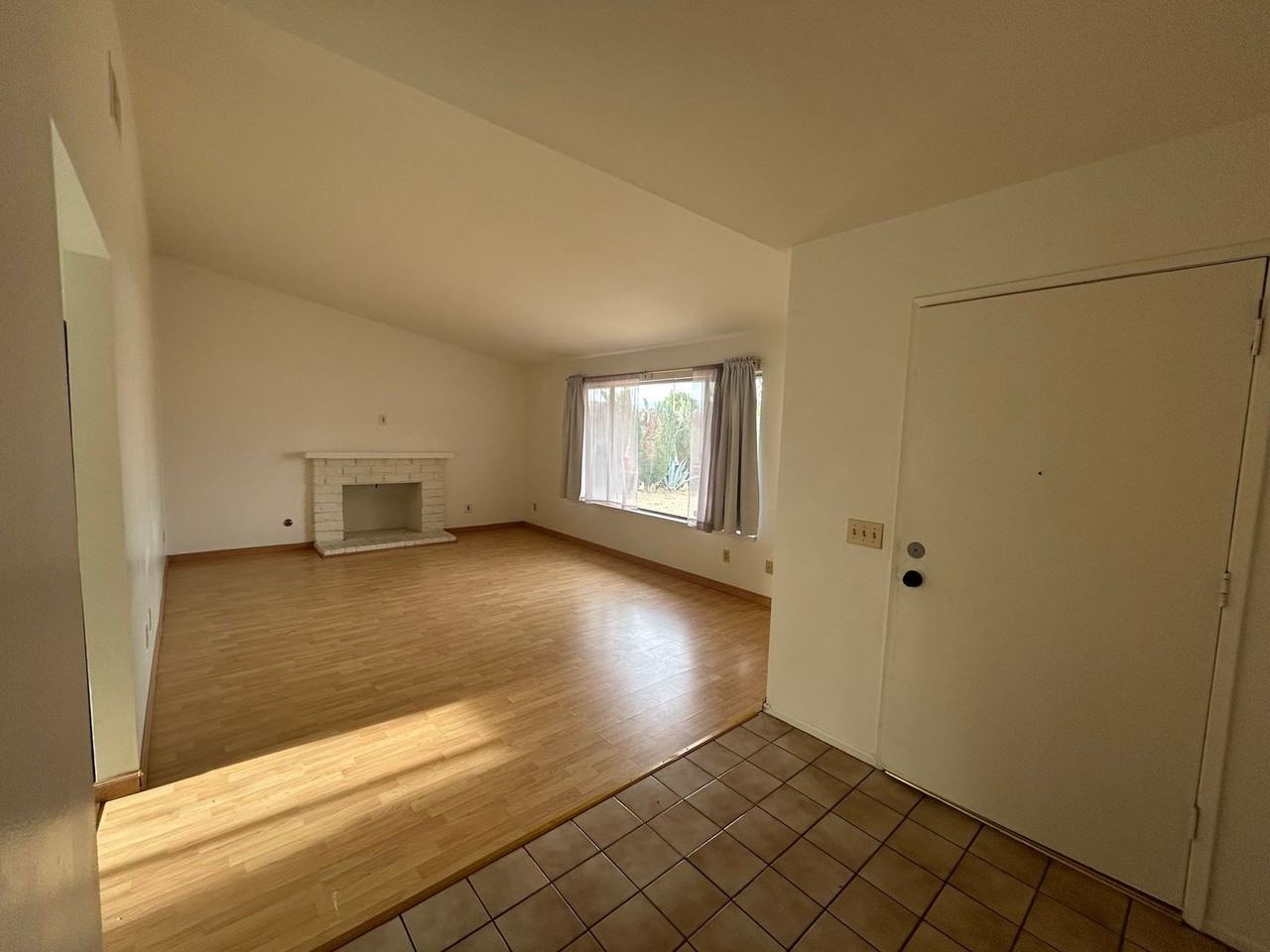 25861 Amapolas St - Photo 4 of 22