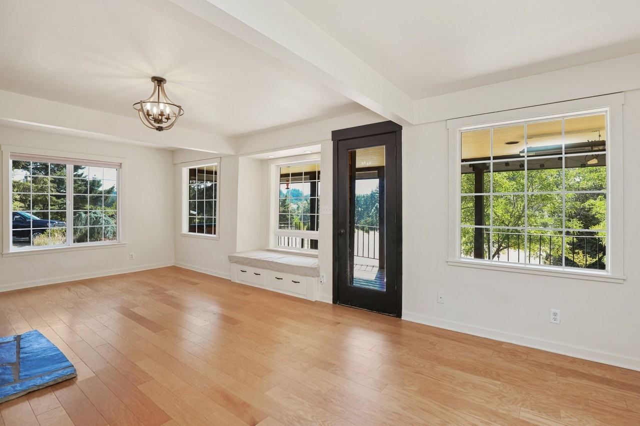 24496 Mccain Rd - Photo 4 of 32