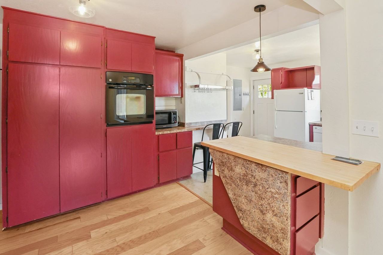 24496 Mccain Rd - Photo 5 of 32