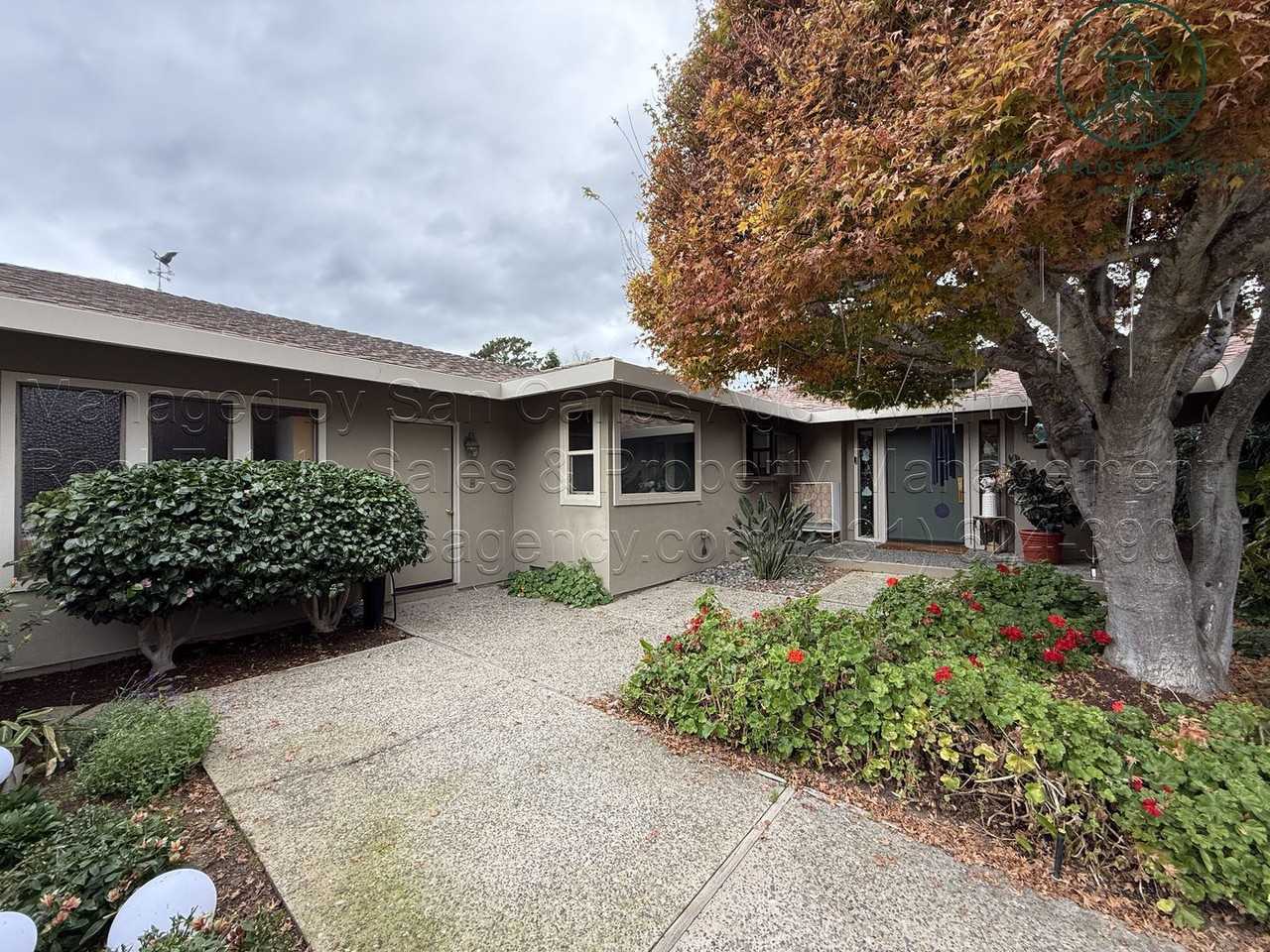 7073 Fairway Pl - Photo 2 of 25